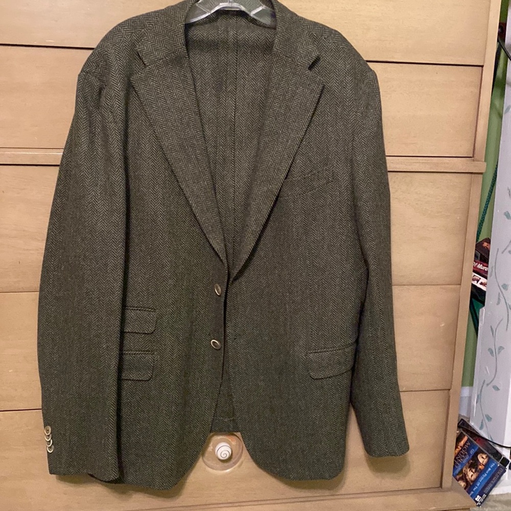 Gorgeous green herringbone Italian sport coat. 44L